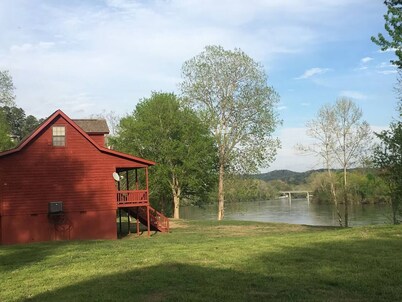 Cabin on the White River - Record size trout!