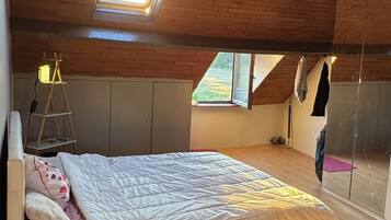 2 chambres, fer et planche Ă repasser, Wi-Fi, draps fournis