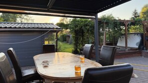Outdoor dining - ملاذك الطبيعي بانتظار استمتع بالسكين (Tubize)