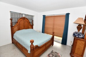 3 soverom, strykejern/-brett, internettilgang og sengetøy