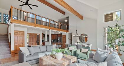 Bring a golf 4-some, family or couples. 4 private bed/baths- sleeps 10