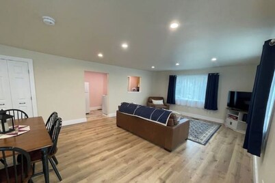 Peaceful Intown Studio ~ Walk to Shops & Dining