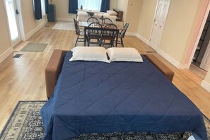 1 dormitorio, tabla de planchar con plancha, wifi y ropa de cama