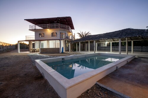 Big 14pax home perfect for big families w/ pool