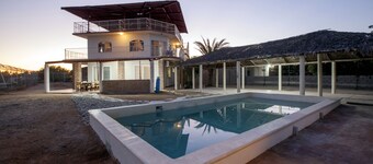 Big 14pax home perfect for big families w/ pool