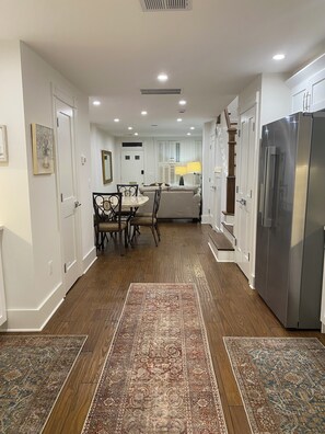 Interior -   
Welcome to this inviting centrally located home in the heart of Alexandria, (Alexandria)