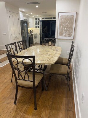 Dining -   
Welcome to this inviting centrally located home in the heart of Alexandria, (Alexandria)
