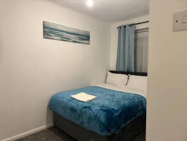 4 habitaciones, wifi gratis y ropa de cama