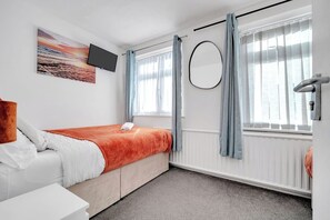 4 habitaciones, tabla de planchar con plancha y wifi gratis