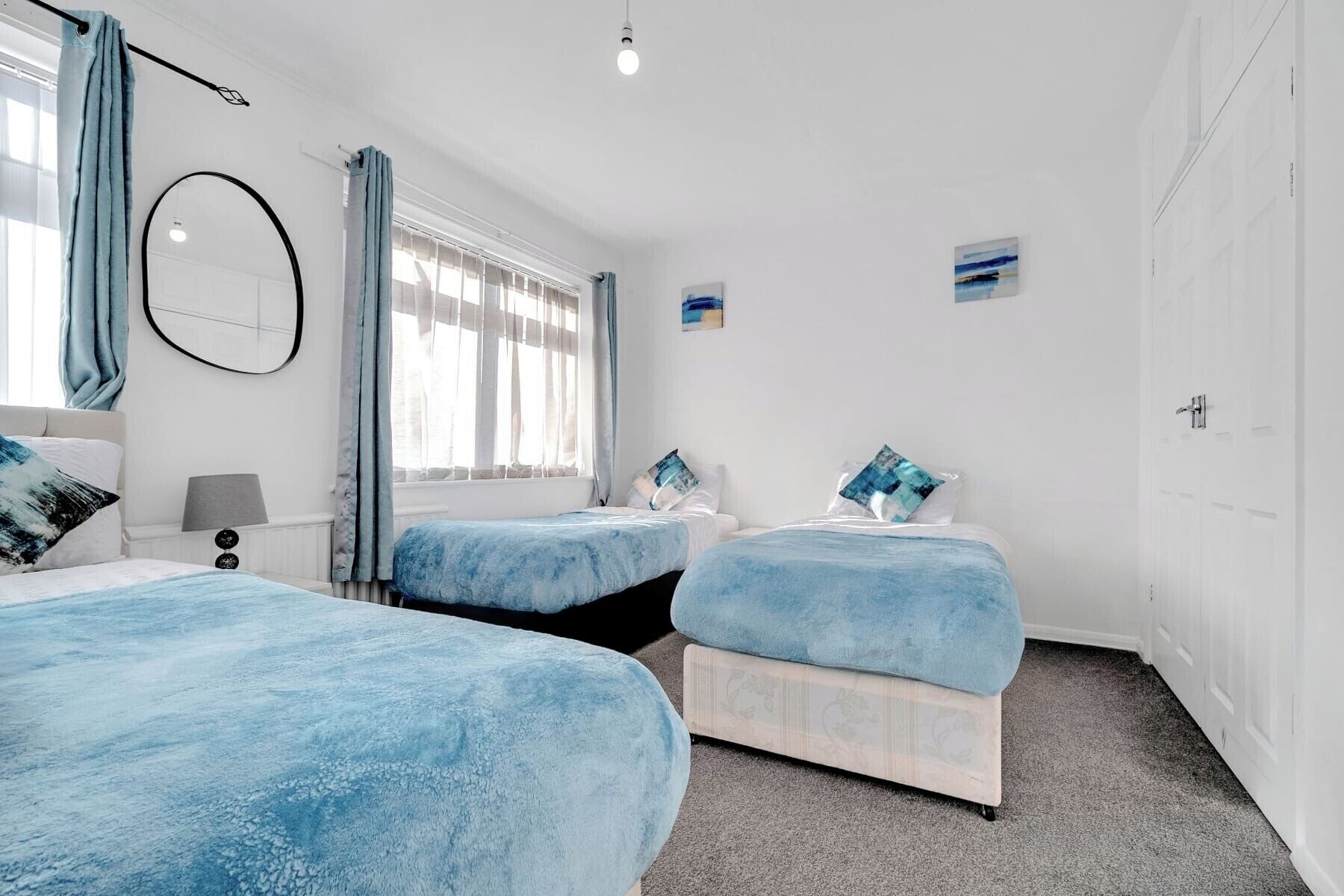 4 bedrooms, iron/ironing board, free WiFi, bed sheets