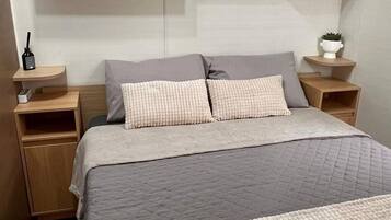 2 chambres, fer et planche à repasser, Wi-Fi gratuit, draps fournis