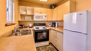 Căn hộ, 2 giường cỡ queen, ban công, quang cảnh núi (Galaxy Way) | Bếp riêng