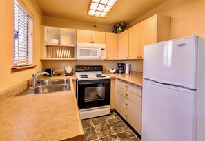 公寓, 2 張加大雙人床, 陽台, 山景 (Galaxy Way) | 私人廚房