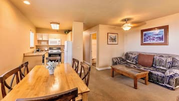 Apartment, 2 Katil Ratu (Queen), Balcony, Mountain View (Galaxy Way) | Bahagian dalam