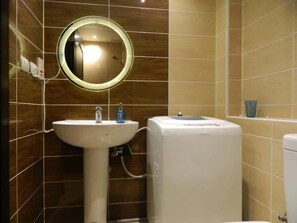Separate bathtub and shower, towels, soap - Florenza Khamsin K203 (Hurghada)