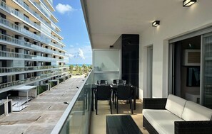 Outdoor dining - Stunning apartment in TORRE LA SAL - CABANES (TORRE LA SAL - CABANES)