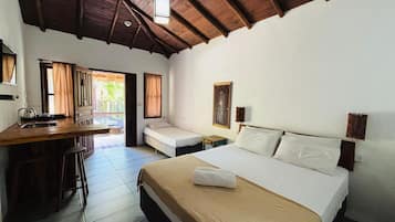 Quadrupla Comfort, lanai, vista cortile | Wi-Fi gratuito