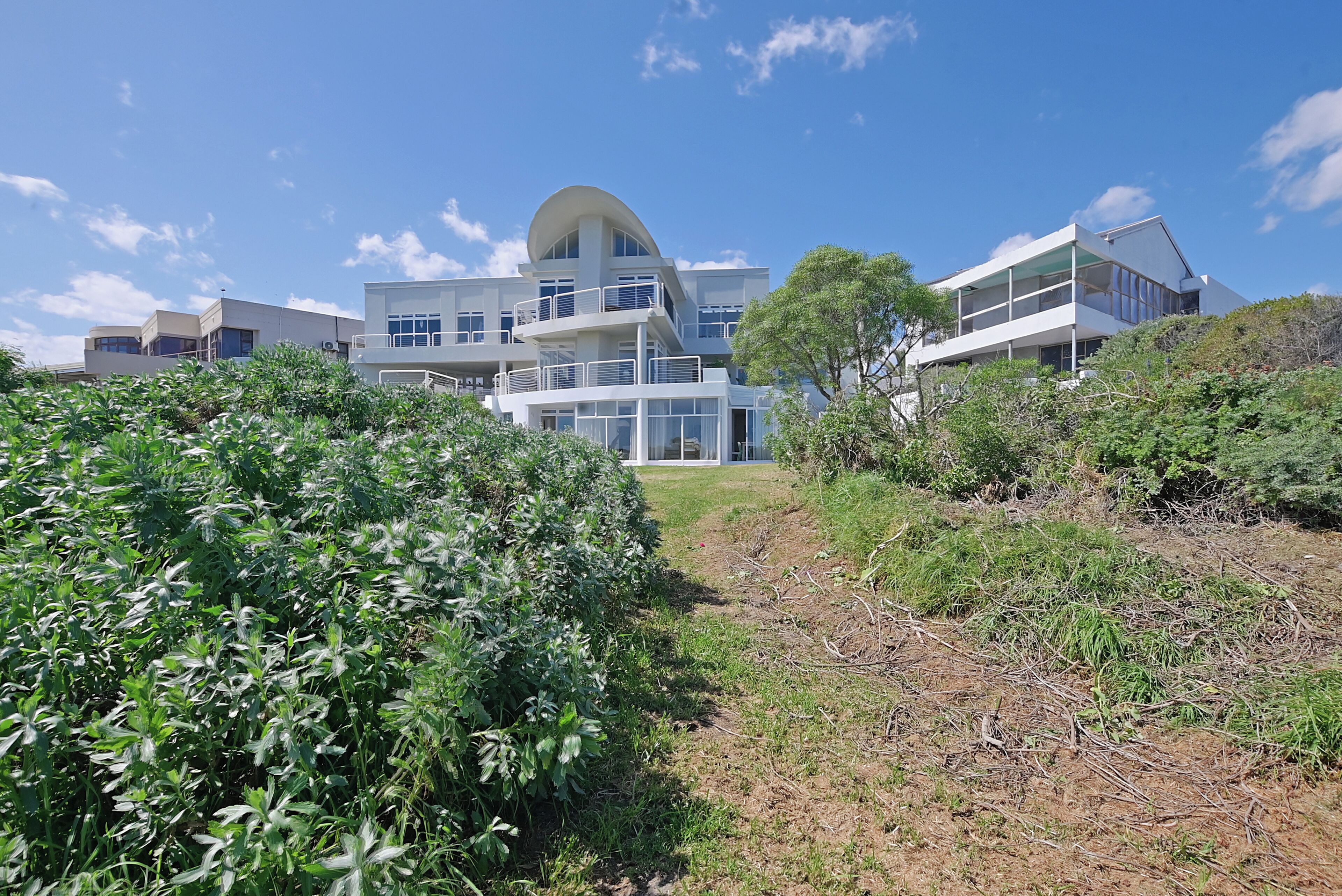 المنشأة من الخارج