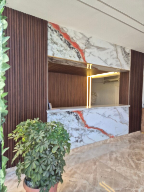 Room, 1 Bedroom, Accessible, Smoking | Lobby