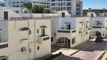 House, 2 Bedrooms, Accessible, Smoking | Front of property