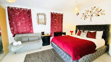 Iron/ironing board, WiFi, bed sheets