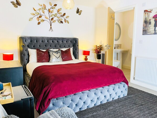 1 habitación, tabla de planchar con plancha, wifi y ropa de cama 