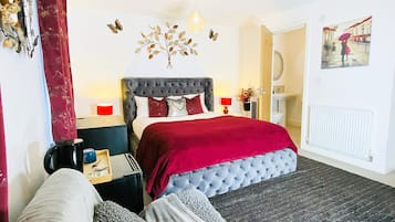 Iron/ironing board, WiFi, bed sheets