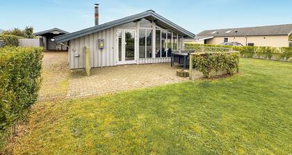 Beautiful home in Hejls with sauna