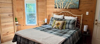 Tranquil 2BR Cabin Getaway in Caddo Gap – Near River, Trails & Hot Springs