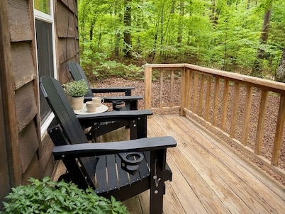 Eagle’s Nest Cabin • Private Forest Stay