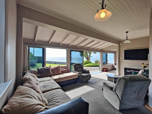 Justavacation Beachfront Bach