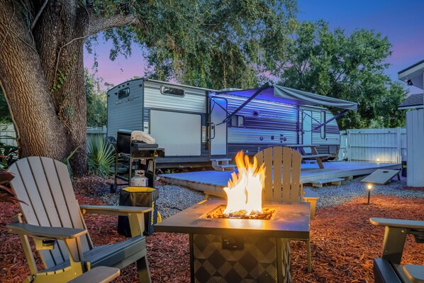 Comfort Mobile Home, 2 Bedrooms, Garden View | Terrace/patio - St Louis Escape (Tampa)