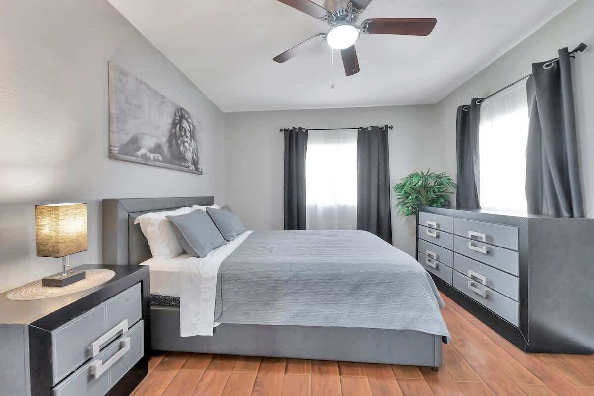 Casa familiar, vista al jardín | Wifi gratis 