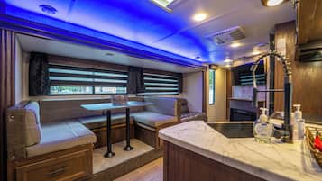 Comfort Mobile Home, 2 Bedrooms, Garden View | Living area