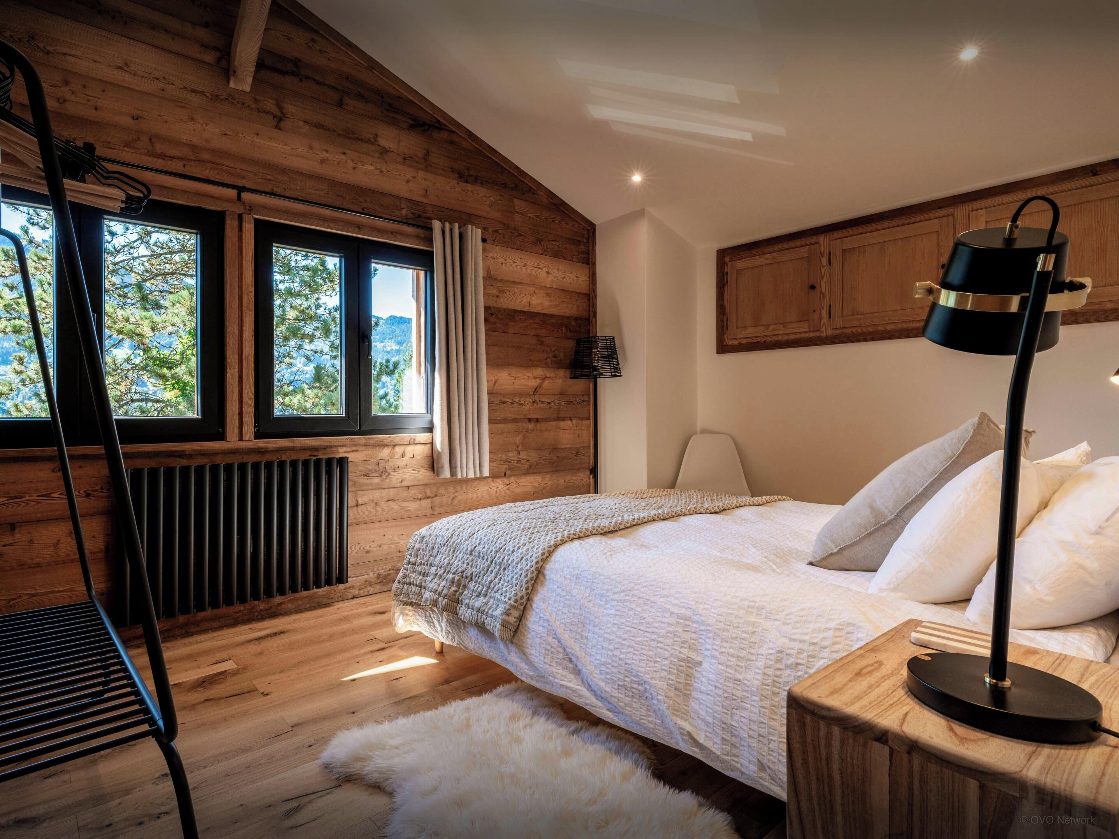 5 chambres, fer et planche à repasser, Wi-Fi, draps fournis