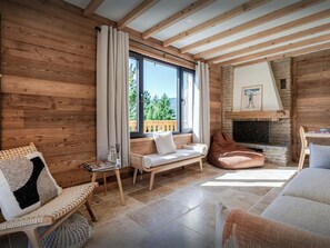 Télévision, chaîne hi-fi