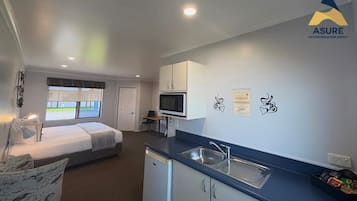 Standard Double Room | Private kitchen