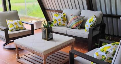 Beautifully 2-bedroom cabin with A/C and reliable Wi-Fi, exelent for remote work