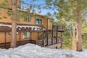 Exterior - Heavenly Wonderland-3bd/2ba condo with amazing mountain and lake views. Sleeps 8 (Stateline)