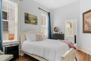 4 chambres, bureau, fer et planche à repasser, accès au Wi-Fi (inclus)