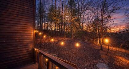 Private Ridgetop Retreat RRG: Hot Tub & Dogs OK