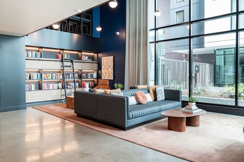 Cozy 1-bedroom apartment in SF with AC, fitness room