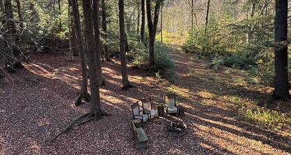 Secluded Treehouse w/ River & Trail Access