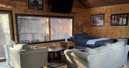 Secluded Treehouse w/ River & Trail Access