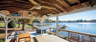 Dockside Dream – Your Perfect Waterfront Escape on High Rock Lake