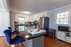 Micro-ondas, fogão, cooktop, lava-louças