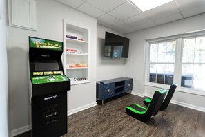Games room - Dockside Dream – Your Perfect Waterfront Escape on High Rock Lake (Lexington)