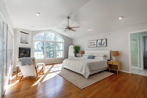 4 slaapkamers, een strijkplank/strijkijzer, wifi, beddengoed