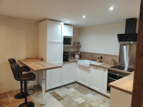 Appartement design et chaleureux en centre ville situé entre lac et montagne