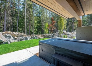 مغطس سبا خارجي